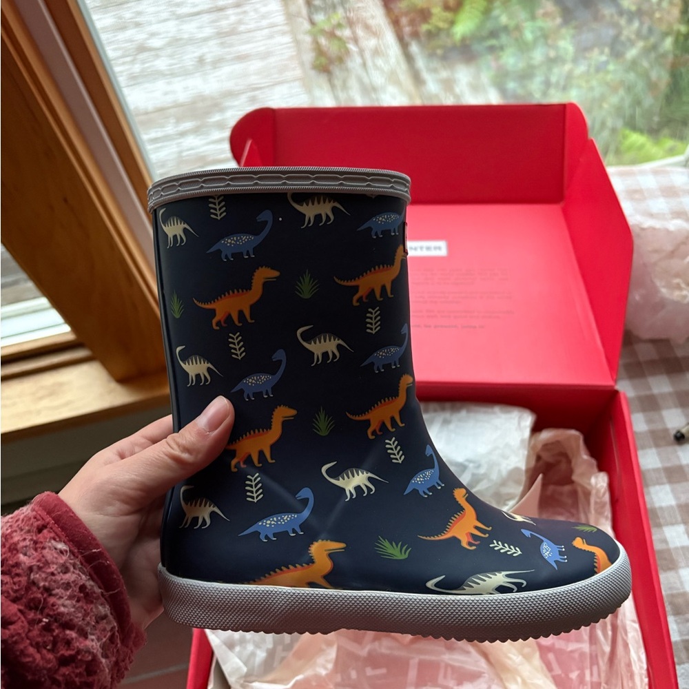 Hunter Kids Boots - Navy with Dinosaur Print